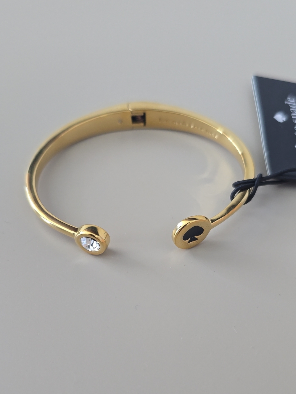 (1770) NWT KATE SPADE Spot The Spade Open Hinge Bangle - Picture 7 of 8